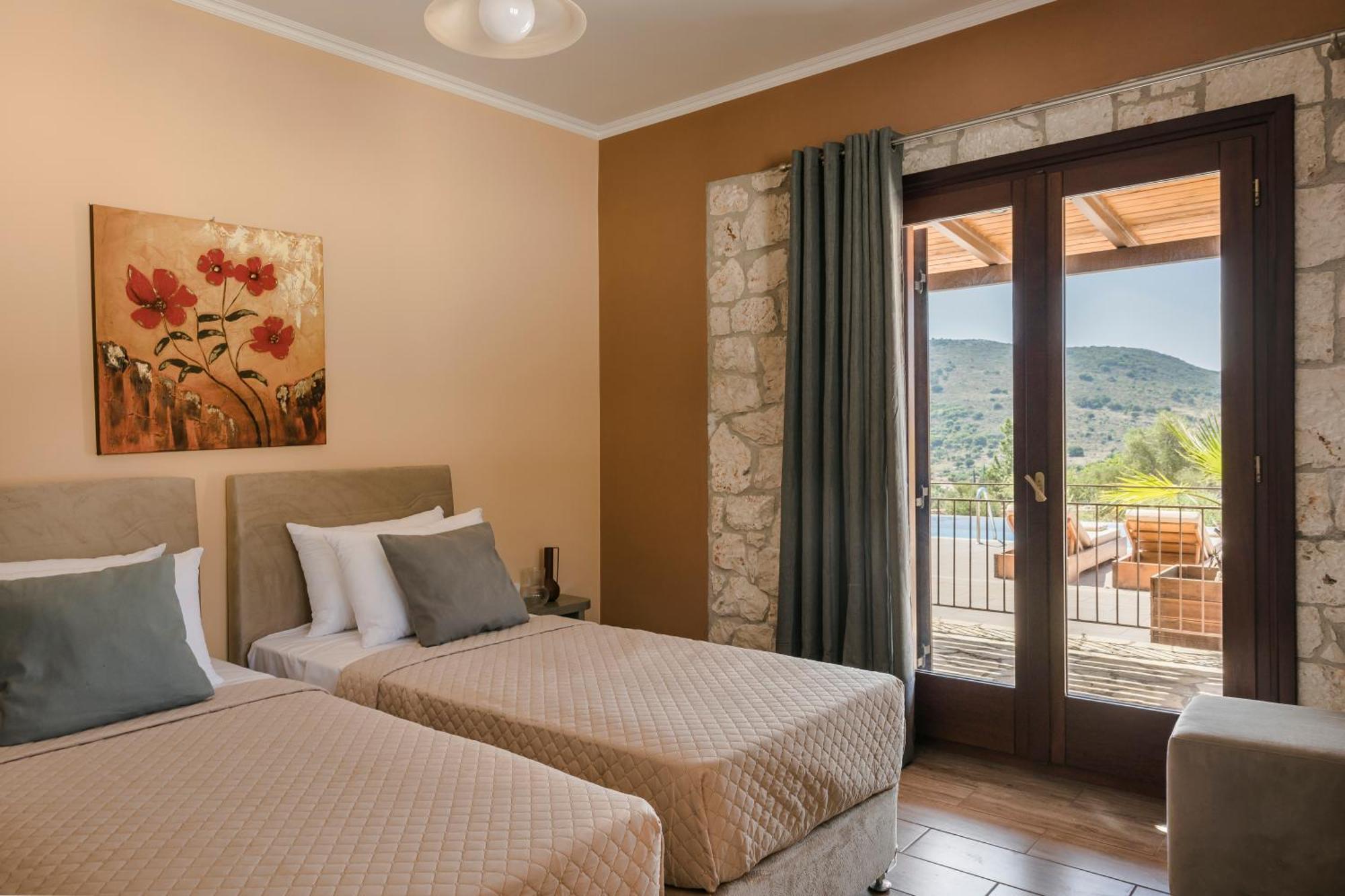 Saint Nicholas 4 *